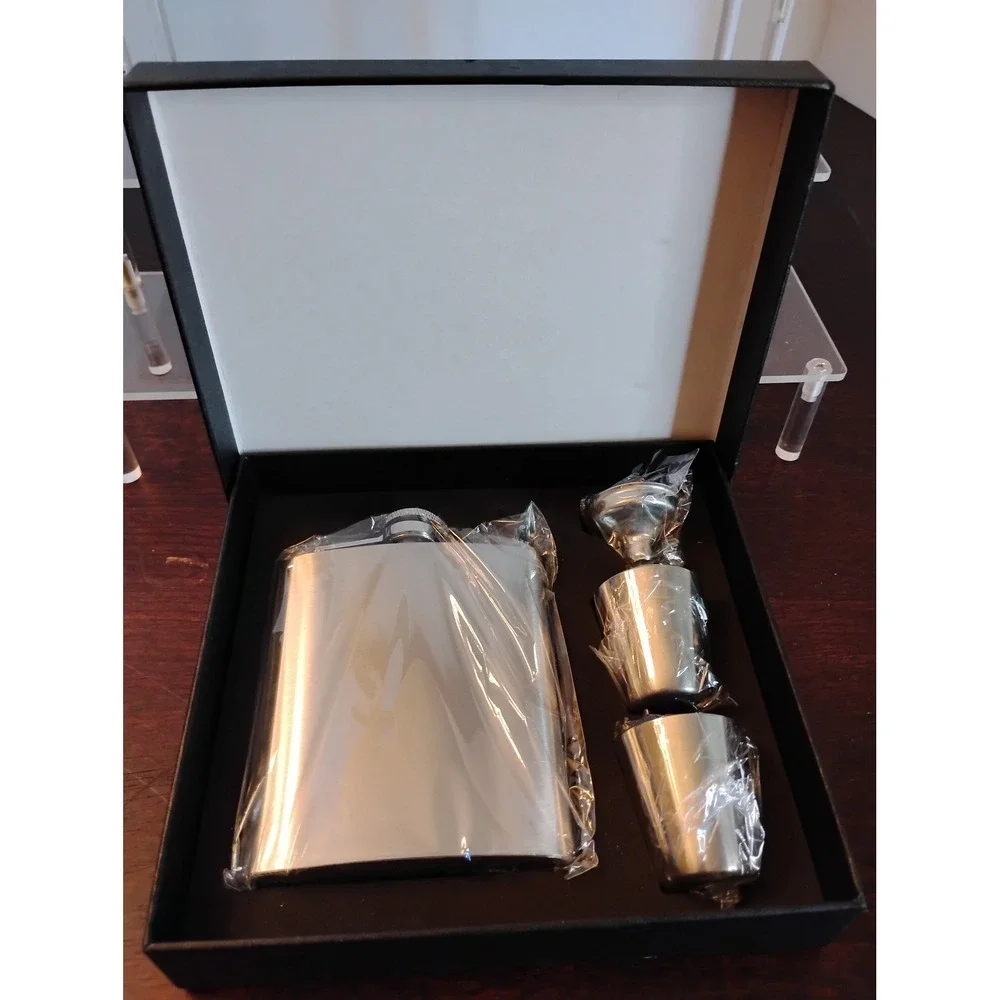 Stainless Steel Hip Flask Gift Set 8oz with 2 Shot Glasses and Funnel Silver
